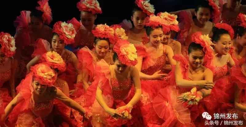 辽宁热浸塑涂塑钢管行业风采：锦州五一劳模表彰盛宴，奥仁格管道彰显品牌力量