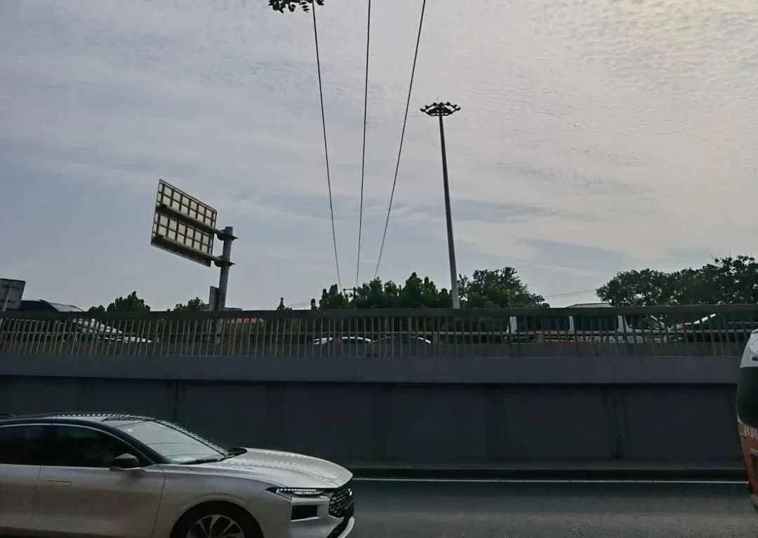 朝阳热浸塑涂塑钢管价格 电线“藏”起来，风景露出来！海淀朝阳丰台跨环路电力工程启动