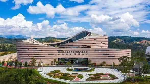 奥仁格管道伴您穿越汕昆高速公路:东西大动脉的全景探索 奥仁格管道伴您穿越汕昆高速公路:东西大动脉的全景探索