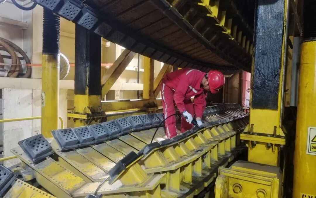 电力铺管一线故事丨601铺管船“焕新”维修记 电力铺管一线故事丨601铺管船“焕新”维修记