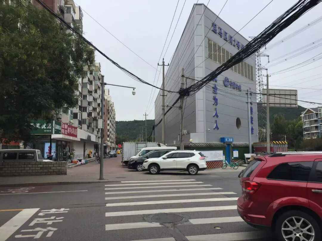 电力排管堵帽:地铁口规划难产,居民出行何去何从? 电力排管堵帽:地铁口规划难产,居民出行何去何从?