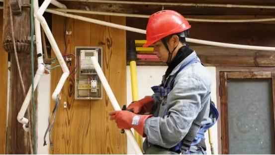 阻燃电力管:贵州从江“电改”攻坚记,9000块阻燃板守护万家灯火 阻燃电力管:贵州从江“电改”攻坚记,9000块阻燃板守护万家灯火