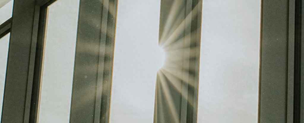 南京玻璃电力管：创新技术让建筑玻璃发电，奥仁格管道引领行业应用