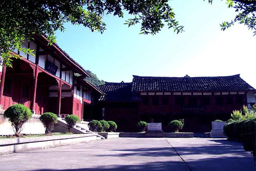 昭通方形电力管 云南建筑大观：纪念馆中正气长存