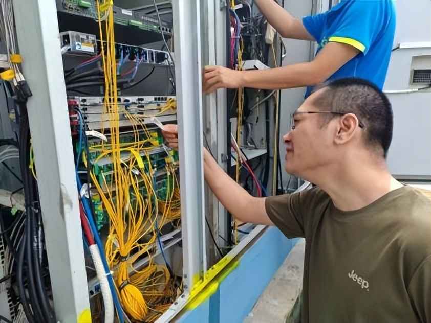 奥仁格管道：海口通信电力管定制，台风中的通信生命线守护