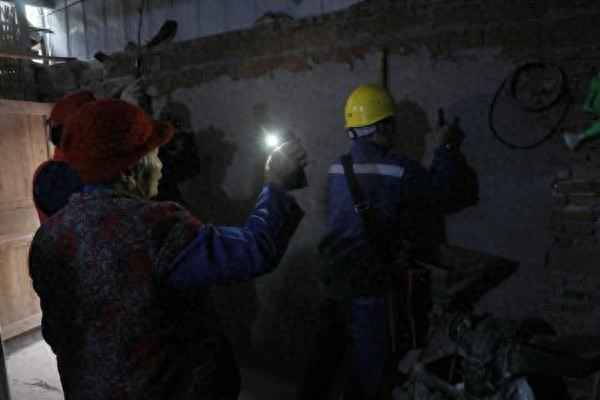 广安区供电所：贴心安全用电服务温暖偏远乡村空巢老人