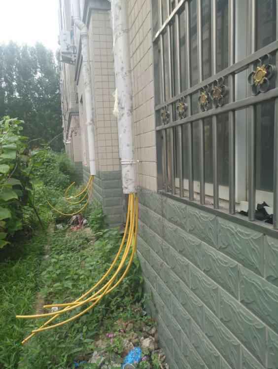信阳燃气管道安全风波：铝塑管使用引发业主强烈抗议